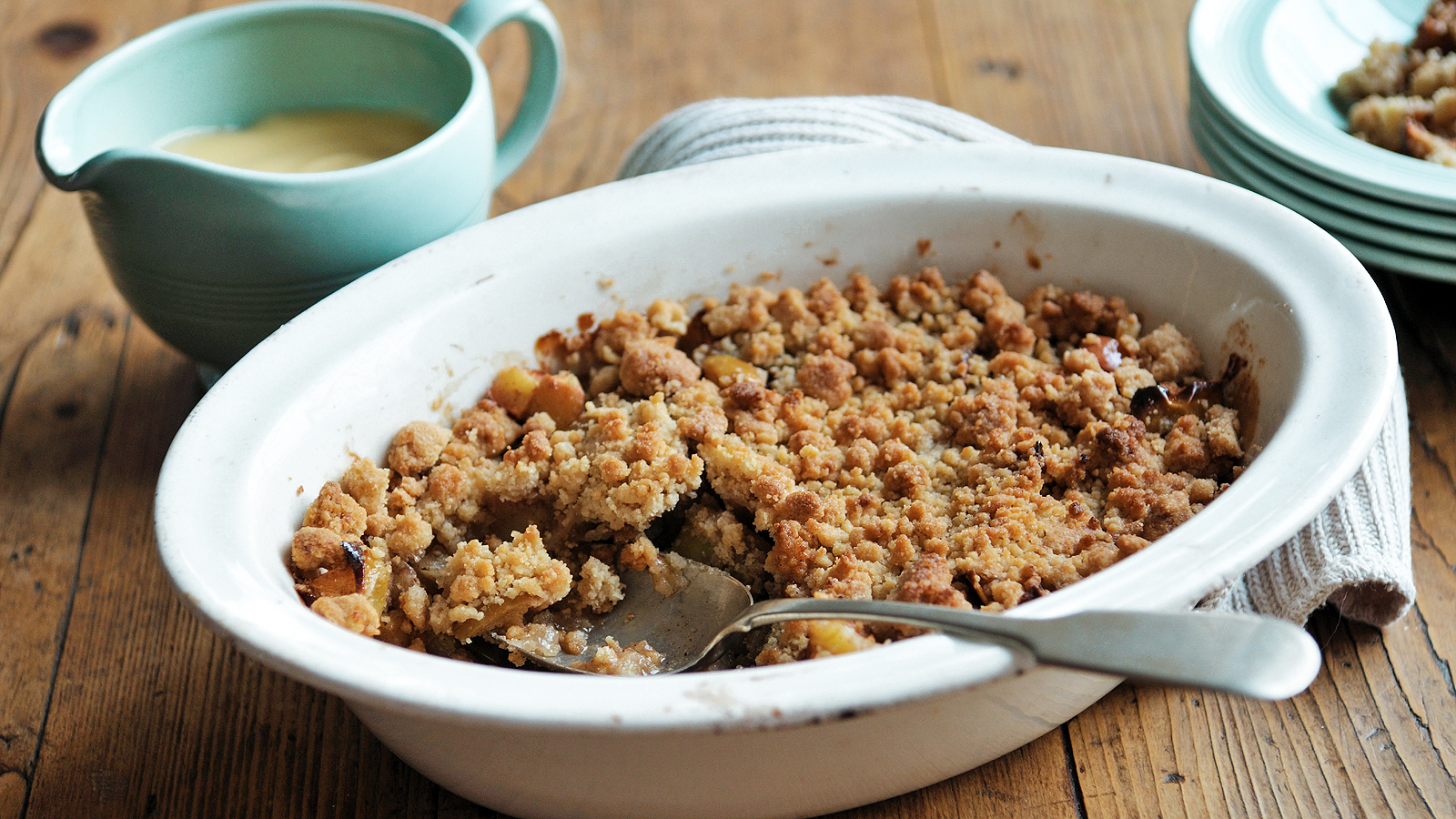 Easy apple crumble recipe - BBC Food