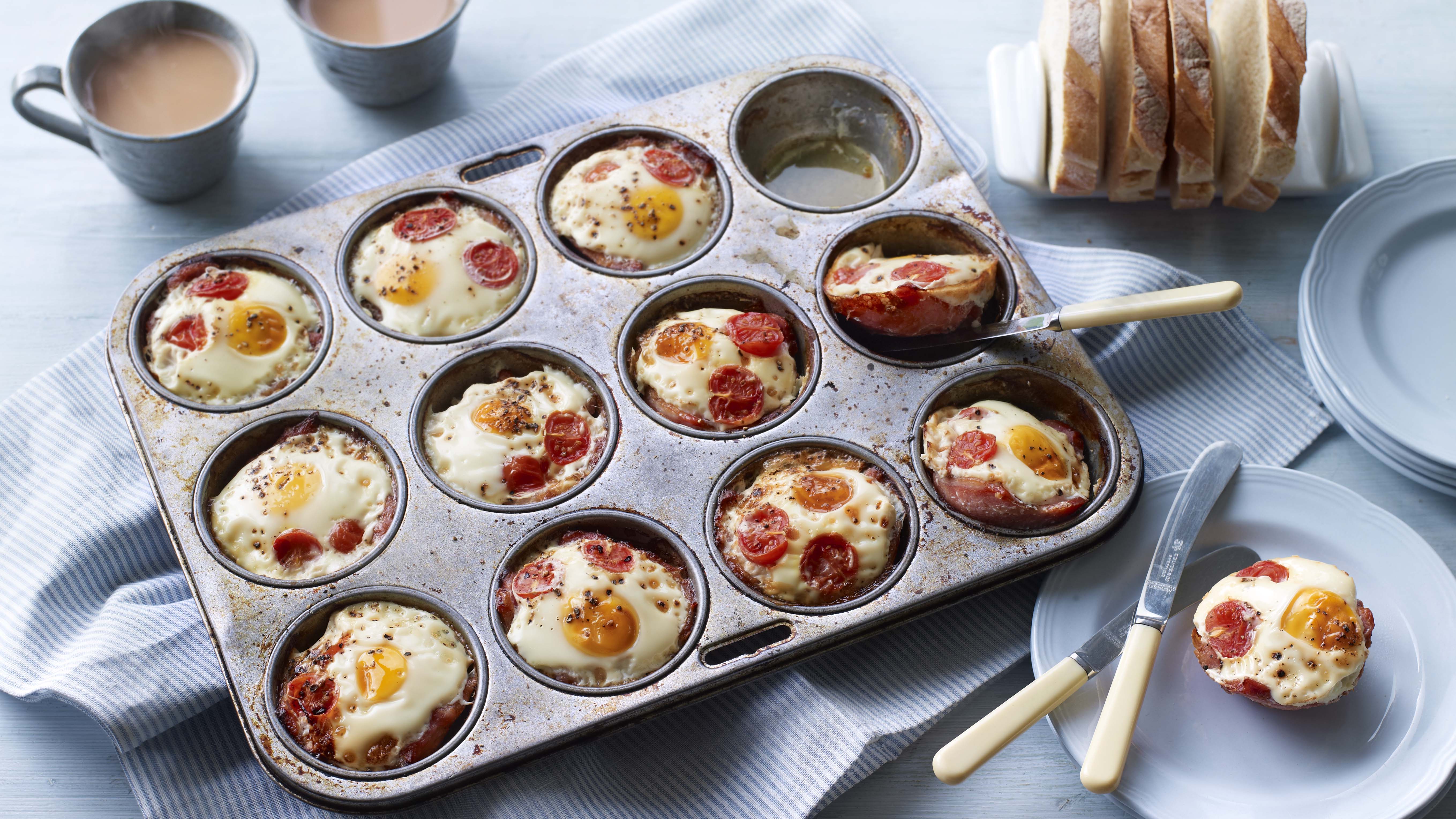 https://food-images.files.bbci.co.uk/food/recipes/bacon_and_egg_bites_26820_16x9.jpg