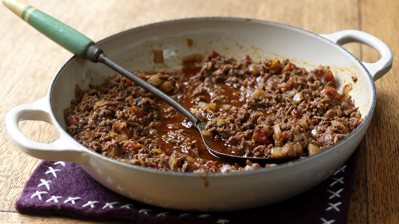 Minced beef pie recipe - BBC Food