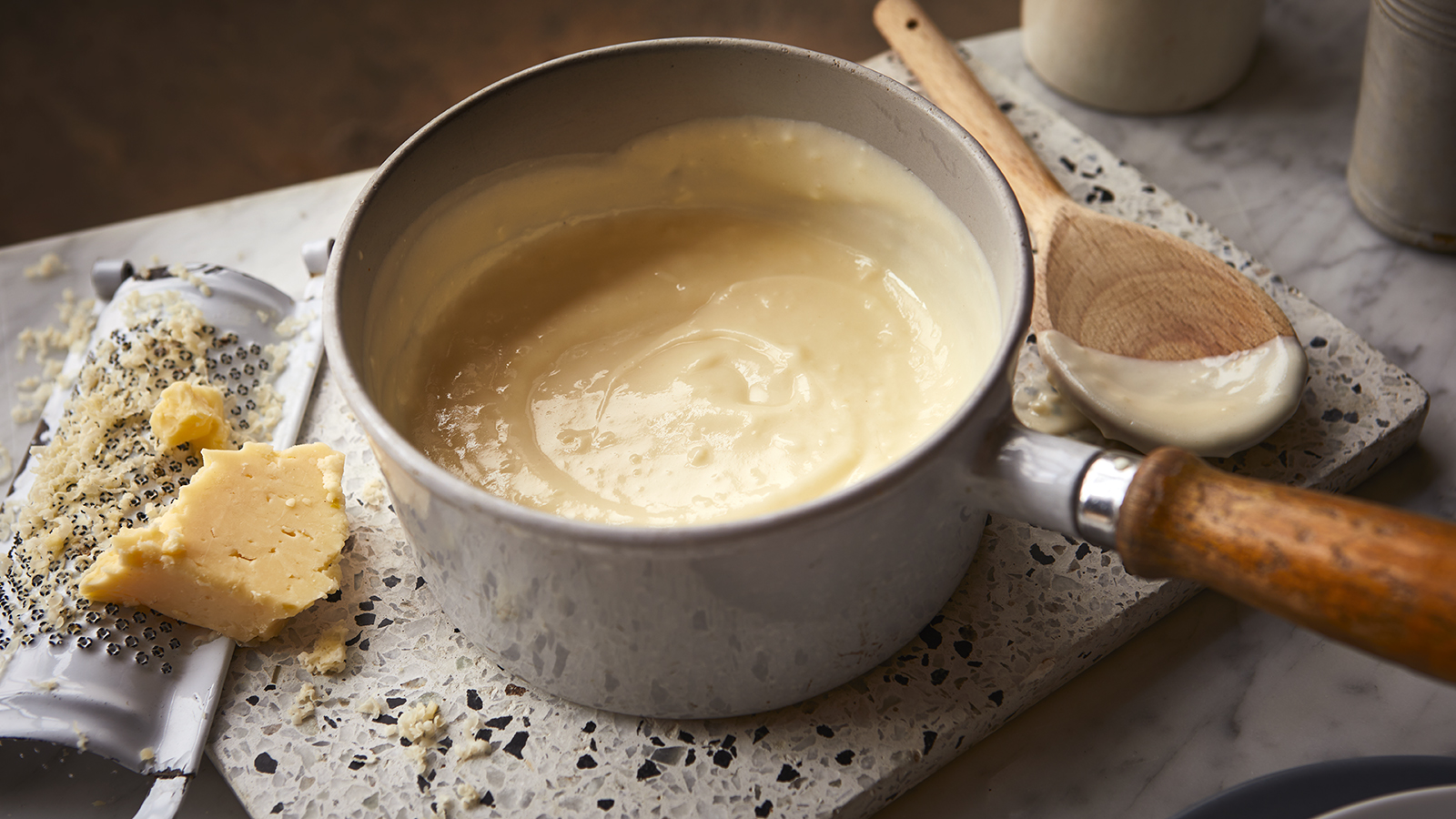 making cheese sauce for mac and cheese