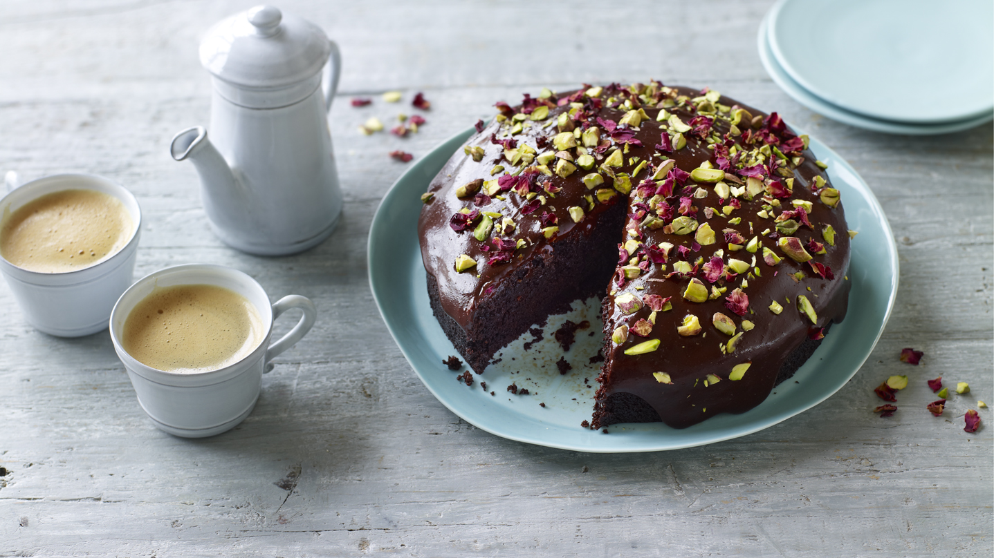 carolynn's recipe box: Nigella Lawson's Chocolate Cloud Cake