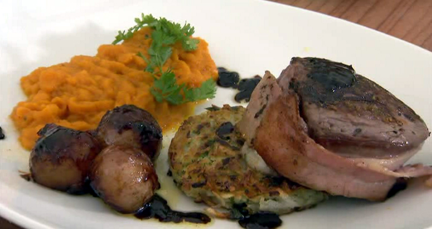 Fillet steaks stuffed with goats cheese-image