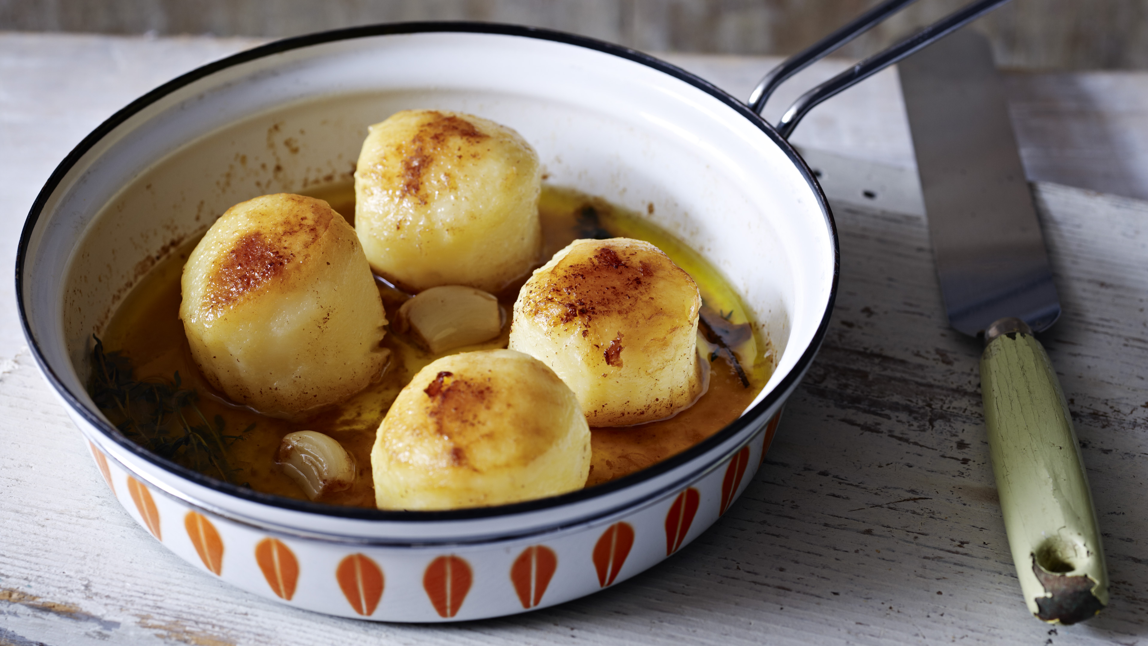 Roast new potatoes recipe - BBC Food