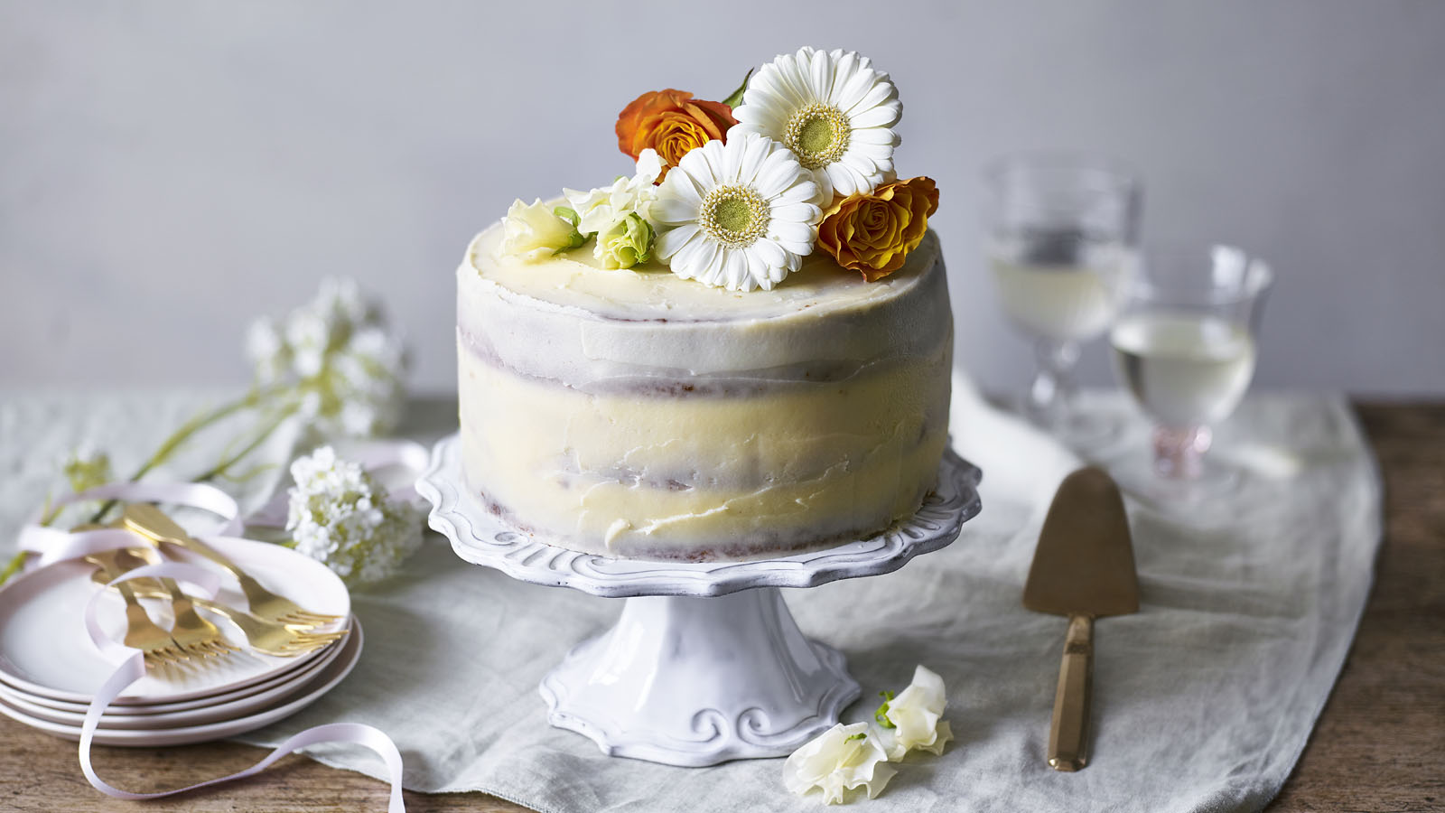 Lemon and elderflower cake recipe - BBC Food