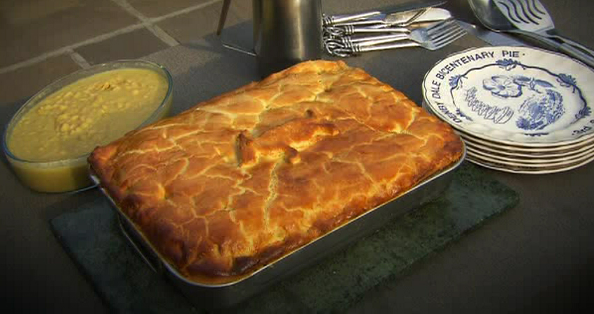 Low-fat beef and potato pies recipe - BBC Food