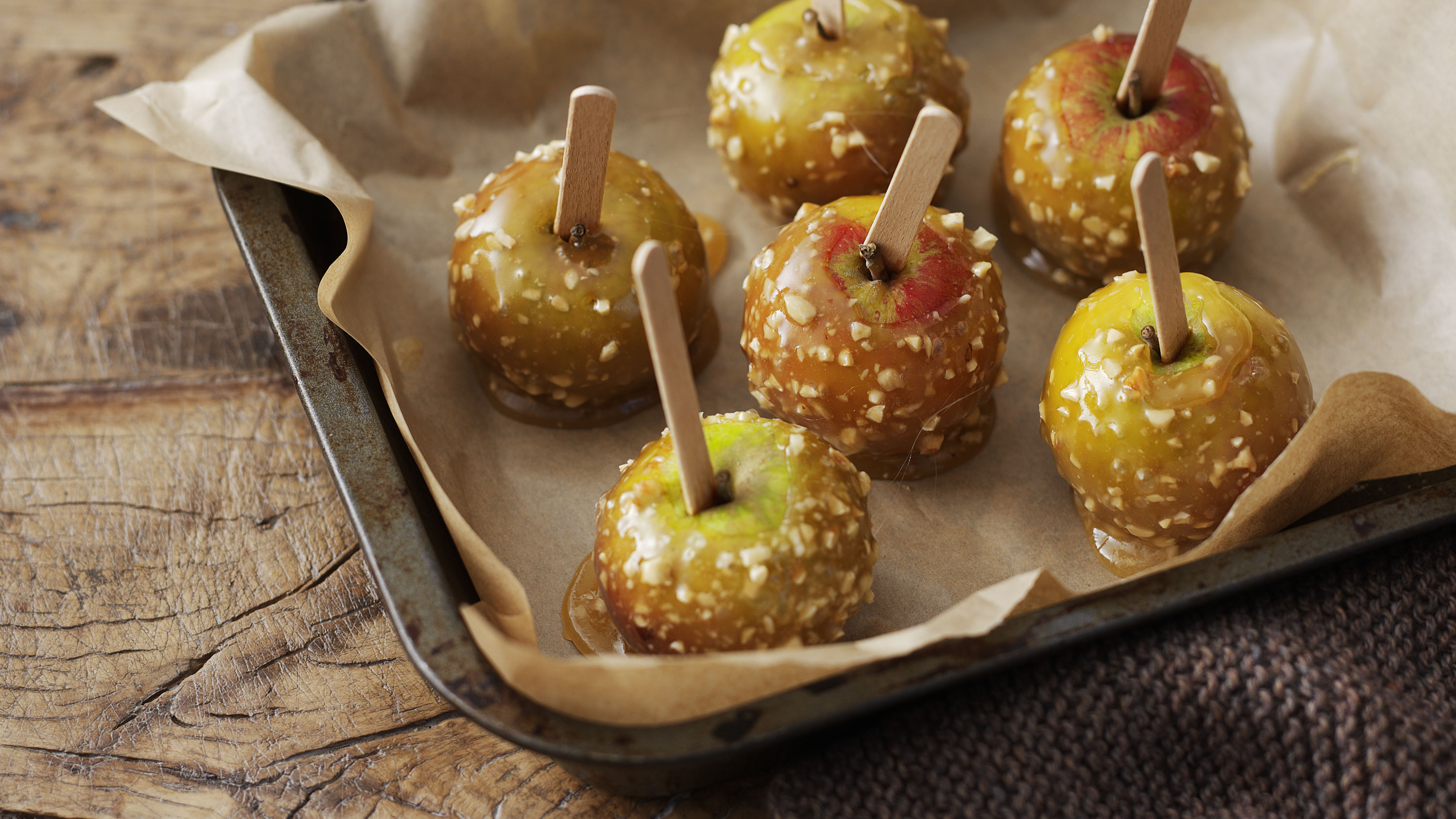 Nutty toffee apples
