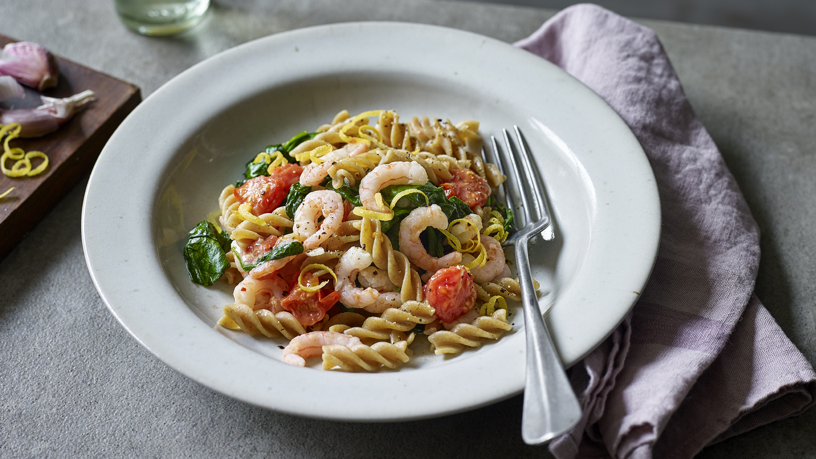 One pot prawn, spinach and tomato pasta recipe - BBC Food