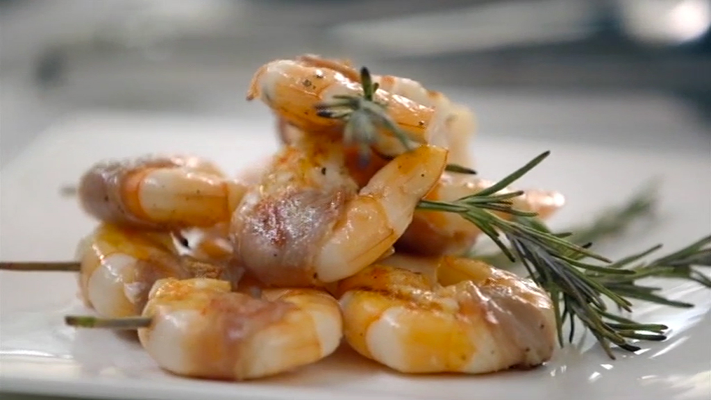 Prawns wrapped in prosciutto, skewered and grilled, served with lemon &  aioli – Australian Prawns