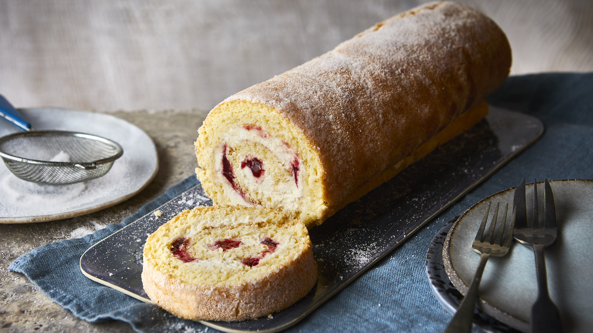 Vanilla Swiss Roll Cake Recipe | Recipe | Cake roll recipes, Roll cake  recipe vanilla, Roll cake