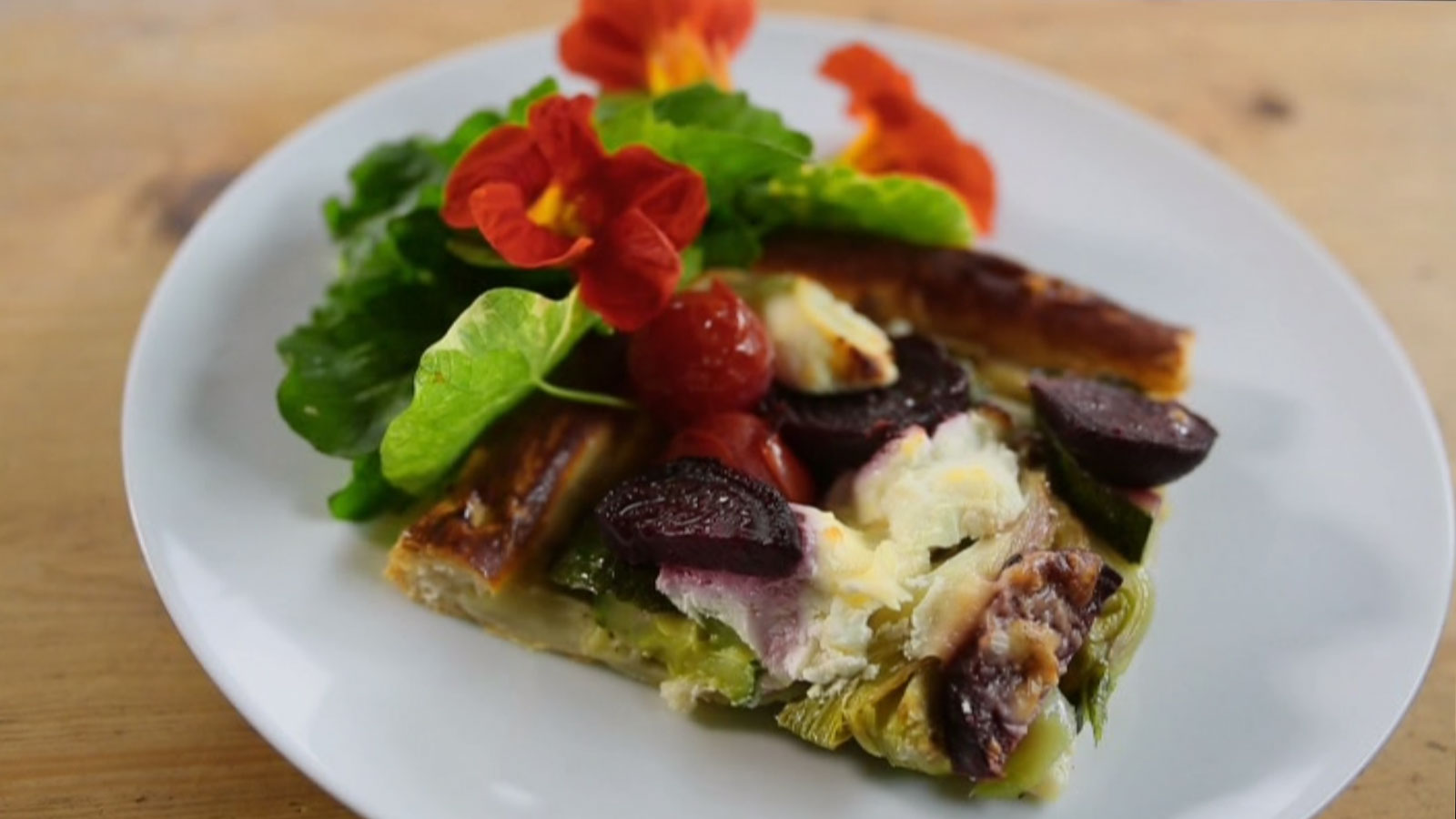 Roasted vegetable and goats' cheese tart-image