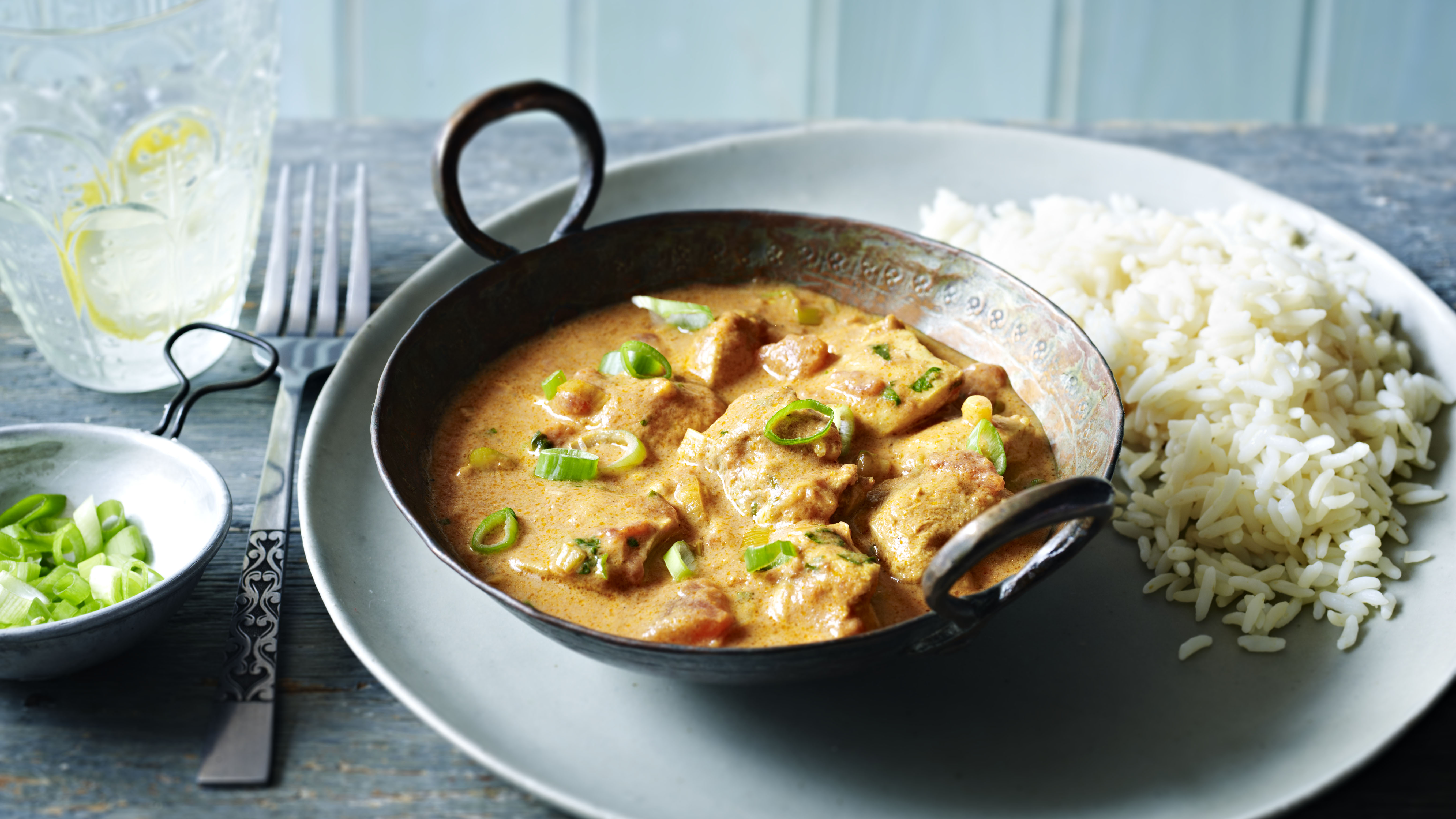 Simple chicken curry deals with curry powder