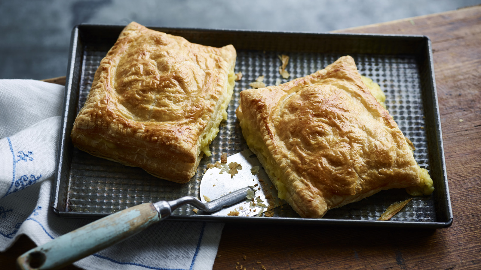Smoked cheese and onion pasties-image