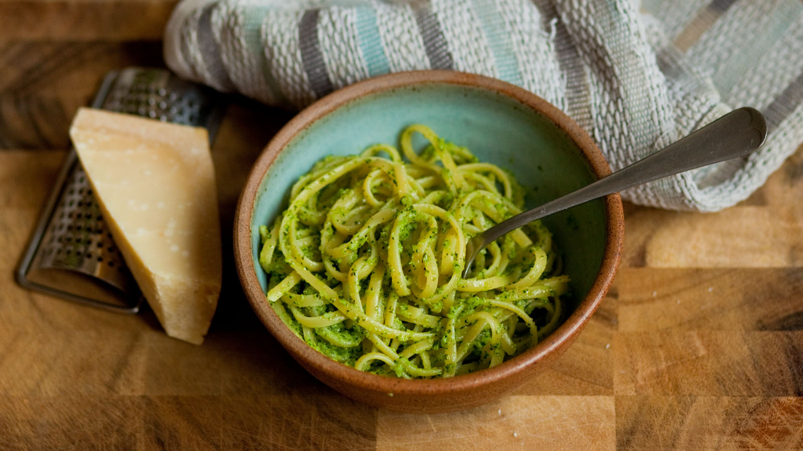 Broccoli pesto recipe - BBC Food