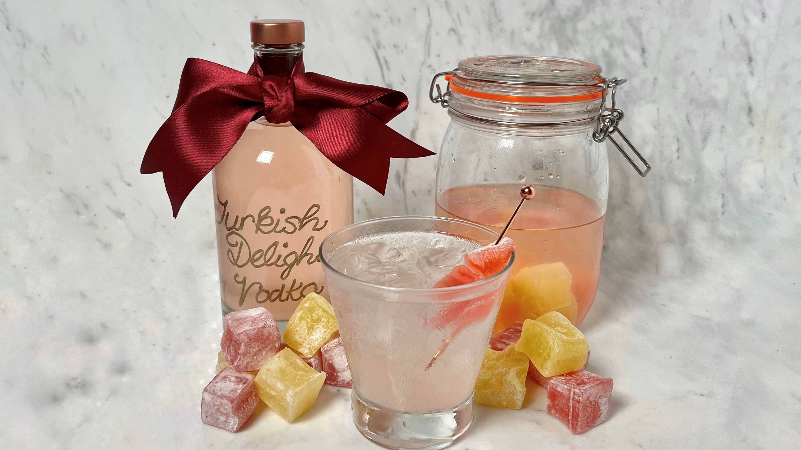 https://food-images.files.bbci.co.uk/food/recipes/turkish_delight_vodka_46331_16x9.jpg